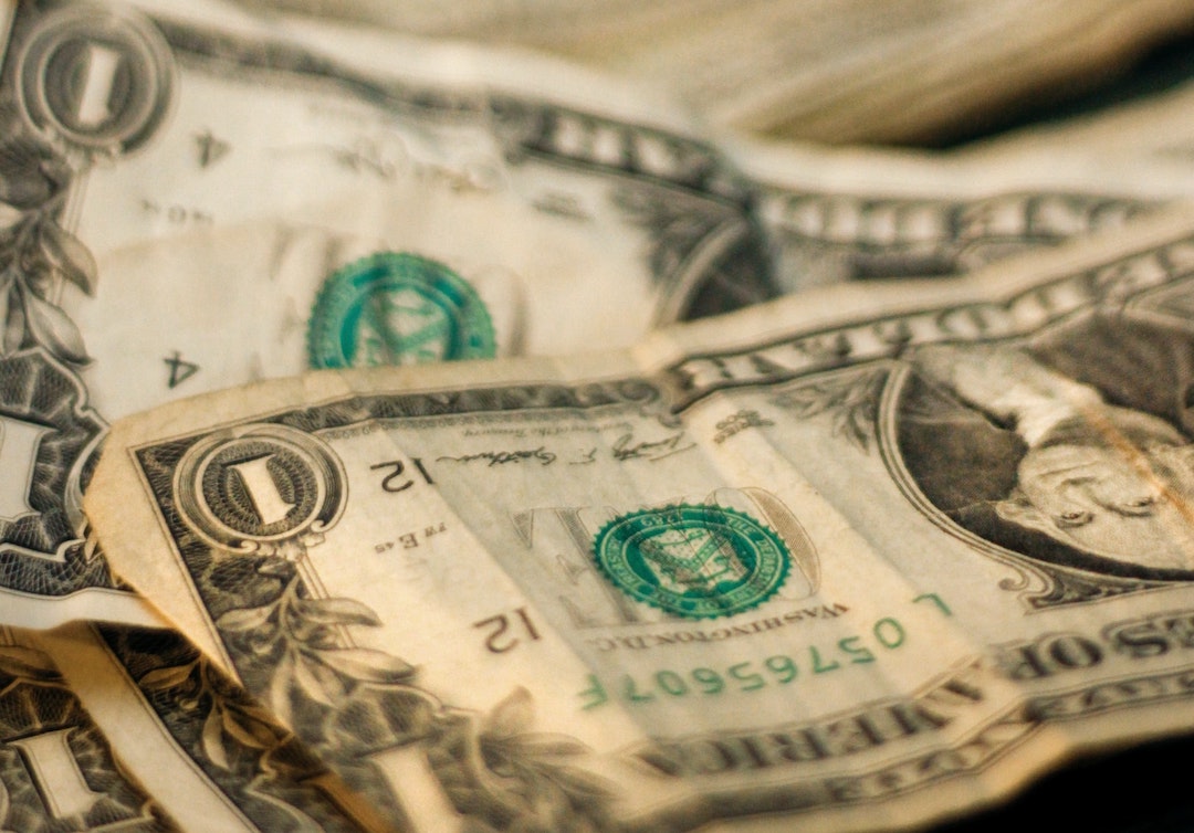 dollar-madison-kaminski-5fd2jdyGo-8-unsplash